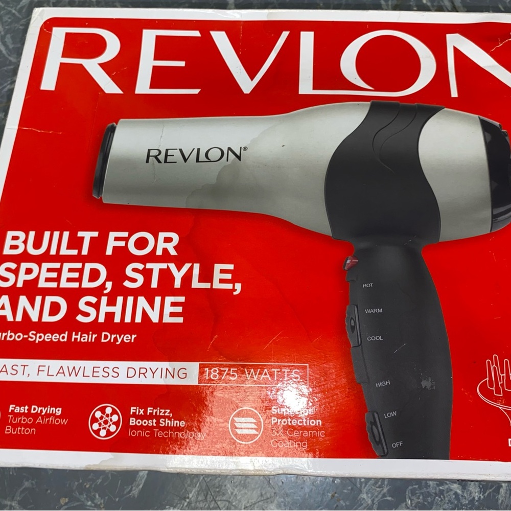 Revlon blow dryer !!NEW!!